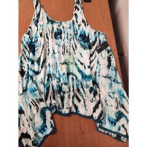 a.n.a. 2X tank top with a hankerchief hem NWT